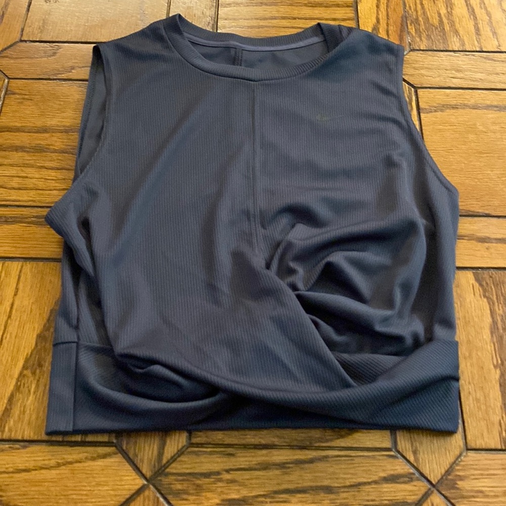 Nike crop